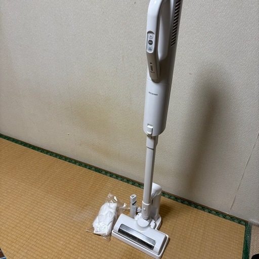 日立 充電式 掃除機 PKV-BK3L 2024年製 クリーナー 紙パック 付属 かる