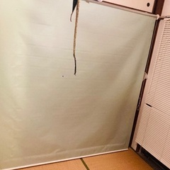 サンゲツのロールスクリーン　まだまだ使えます　淡緑　グリーン　
