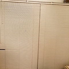 アイボリーのブラインド　ナフコ　中古