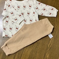 ユニクロ　キルトパジャマ　クマのプーさん　男女兼用　サイズ90