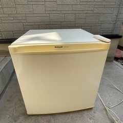 ミニ冷蔵庫　備え付け冷蔵庫　中古品　無料　の画像