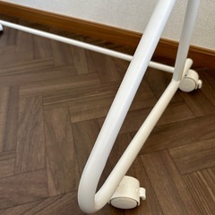 スラックスハンガー しっかり構造 耐荷重1本600g 10本/掛け/20本掛け 高さが変えられる キャスター付き すべり止め付き スイング式 パンツハンガー クローゼット 押入れ WIC 収納 ズボンハンガー パンツラック スリム YAMAZEN 山善  の画像