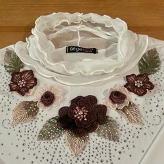 style Ravieのレーストップスと A+TOKYOのお花モチーフトップスの画像