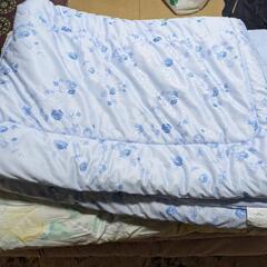 布団　大量　掛布団　敷布団　一部座布団の画像