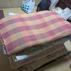 布団　大量　掛布団　敷布団　一部座布団の画像