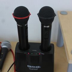 BMBワイヤレスマイクWM-600のセットとSHURE SM58１本をまとめての出品です。（お写真の品が全てになります）の画像