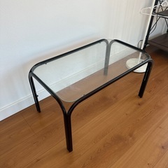 ガラステーブルの画像
