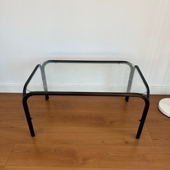 ガラステーブルの画像
