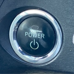 大人気のプリウスとても便利で燃費がものすごいし魅力的車両です。の画像