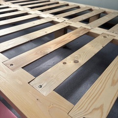セミダブルベッド木製フレームの画像