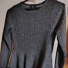 グレー色セーター Sの画像