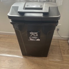 蓋付き70Lゴミ箱