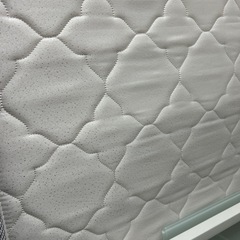 ベット、机の画像