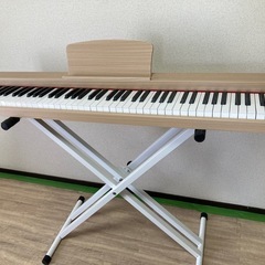 電子ピアノ（椅子、スタンド、ヘッドフォン付き）　
