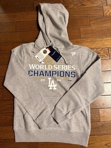 ドジャース2024年優勝記念パーカー