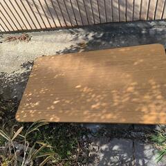 テーブル、高さが簡単に変えれる