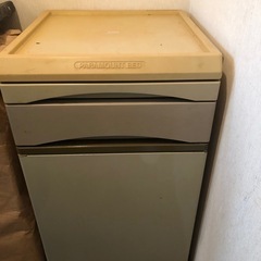 引き出し棚