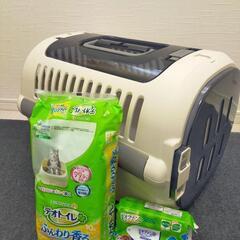 ペット用ゲージとトイレシート、ウェットティッシュ