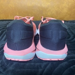 adidas ランニングシューズ　22.5cmの画像