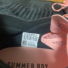 adidas ランニングシューズ　22.5cmの画像