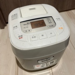 アイリスオーヤマ　炊飯器　3合　ホワイトの画像