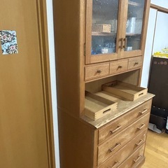 食器棚の画像