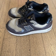 ニューバランススニーカーの画像