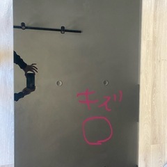 ニトリのガラスの黒ローテーブルの画像