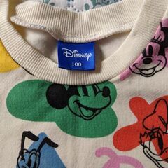 【未着用】100cmディズニー裏起毛トレーナーの画像