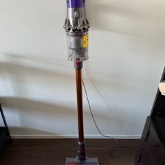 ダイソン ダイソン dyson V10コードレスクリーナー SV...