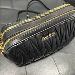 miumiu ハンドバッグ ショルダー マテラッセの画像