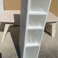テーブル他家具4点無料で差し上げます！本棚、物干し、物入れ、の画像