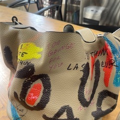 値下げカバンの画像