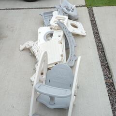 子供用の滑り台、ブランコ