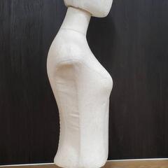 トルソー　女性マネキンの画像