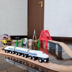 電車の玩具の画像