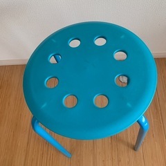 IKEA 丸イスの画像