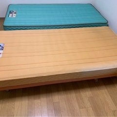 マットレス　足つきの画像