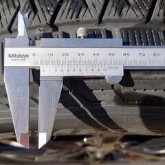 スタッドレスタイヤ_225/65R17（ホイール・ナット含4本セット）の画像