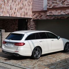 検査8年1月E220d AVG スポーツ ディーゼルターボ/本革仕様/ブルメスター/12.3インチナビ/Apple Car Play/360度カメラ/レーダーセーフティPKGの画像