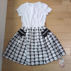 定価6万円超え【未使用品】レディース服　色々16着セットの画像