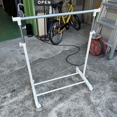 B高さ調節可能　ハンガーラック　ホワイト