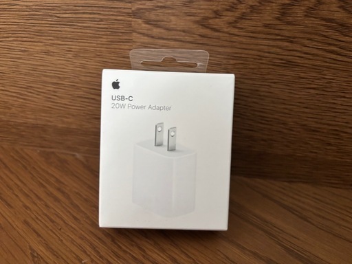 iPhone高速充電器　USB-C 20W Power Adapter