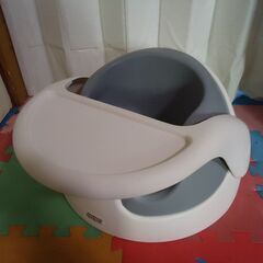 Mamas&Papas ママズ＆パパズ baby snug スナッグチェア ベビーチェア おもちゃ付きの画像