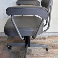 中古◆事務用回転チェア◆事務椅子◆両肘付きの画像