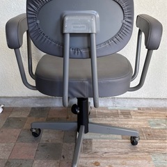 中古◆事務用回転チェア◆事務椅子◆両肘付きの画像