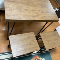テーブルと椅子セット
