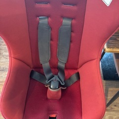 タカタ　チャイルドシート　車の画像