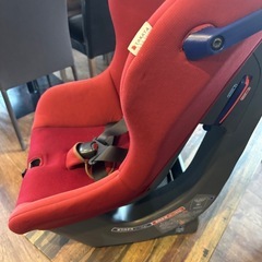 タカタ　チャイルドシート　車の画像
