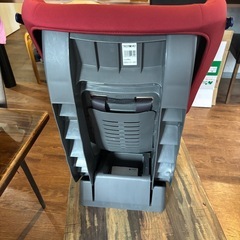 タカタ　チャイルドシート　車の画像